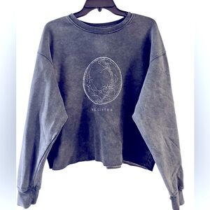 HOLLISTER Women’s Size XL Crop Sweater